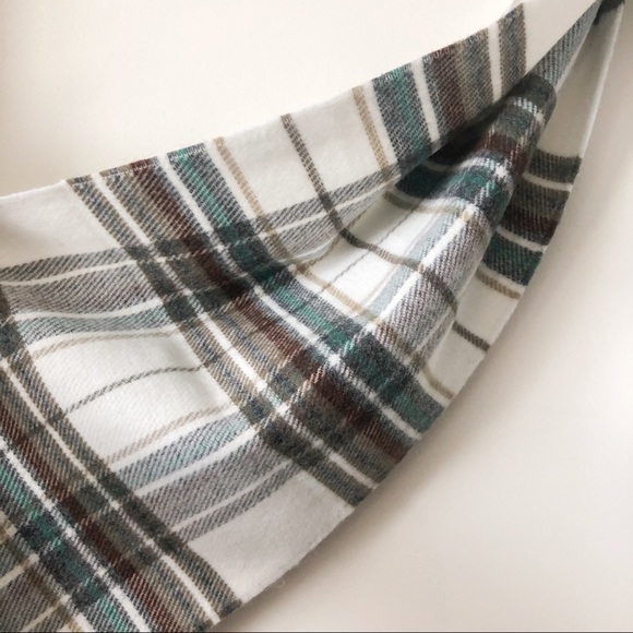 Brand new Plaid scarf - Picture 4 of 4